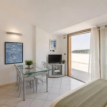 Marziale Sea View Terrace Apartment Triest